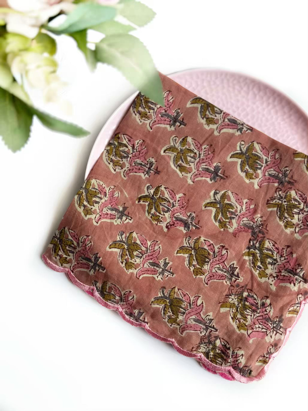 Mauve Petals Scalloped Napkins (set of 6)