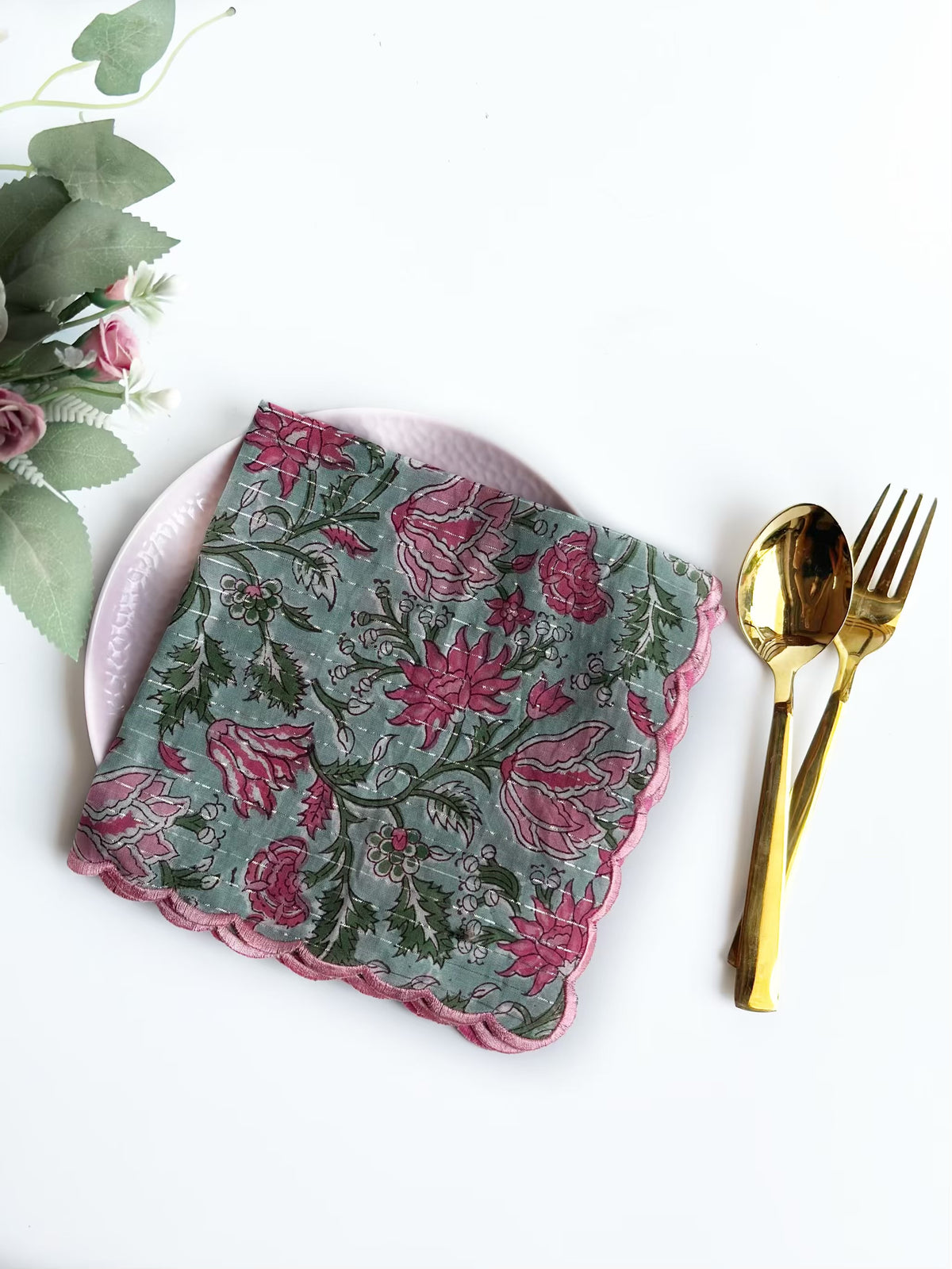 Rose Meadow Scalloped Napkins (set of 6)