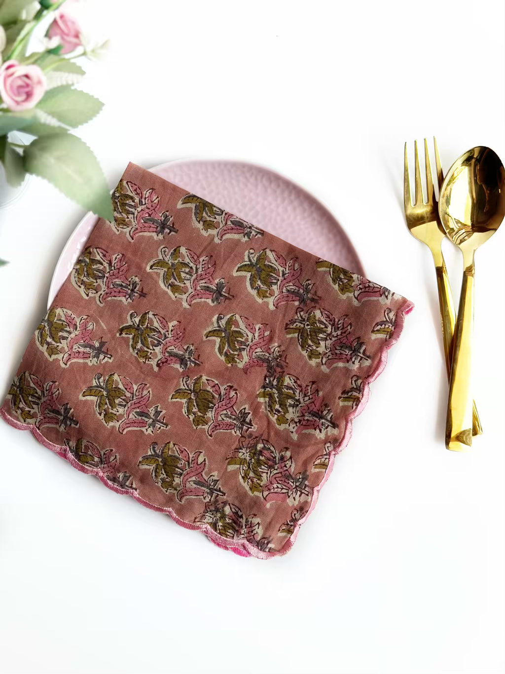 Mauve Petals Scalloped Napkins (set of 6)