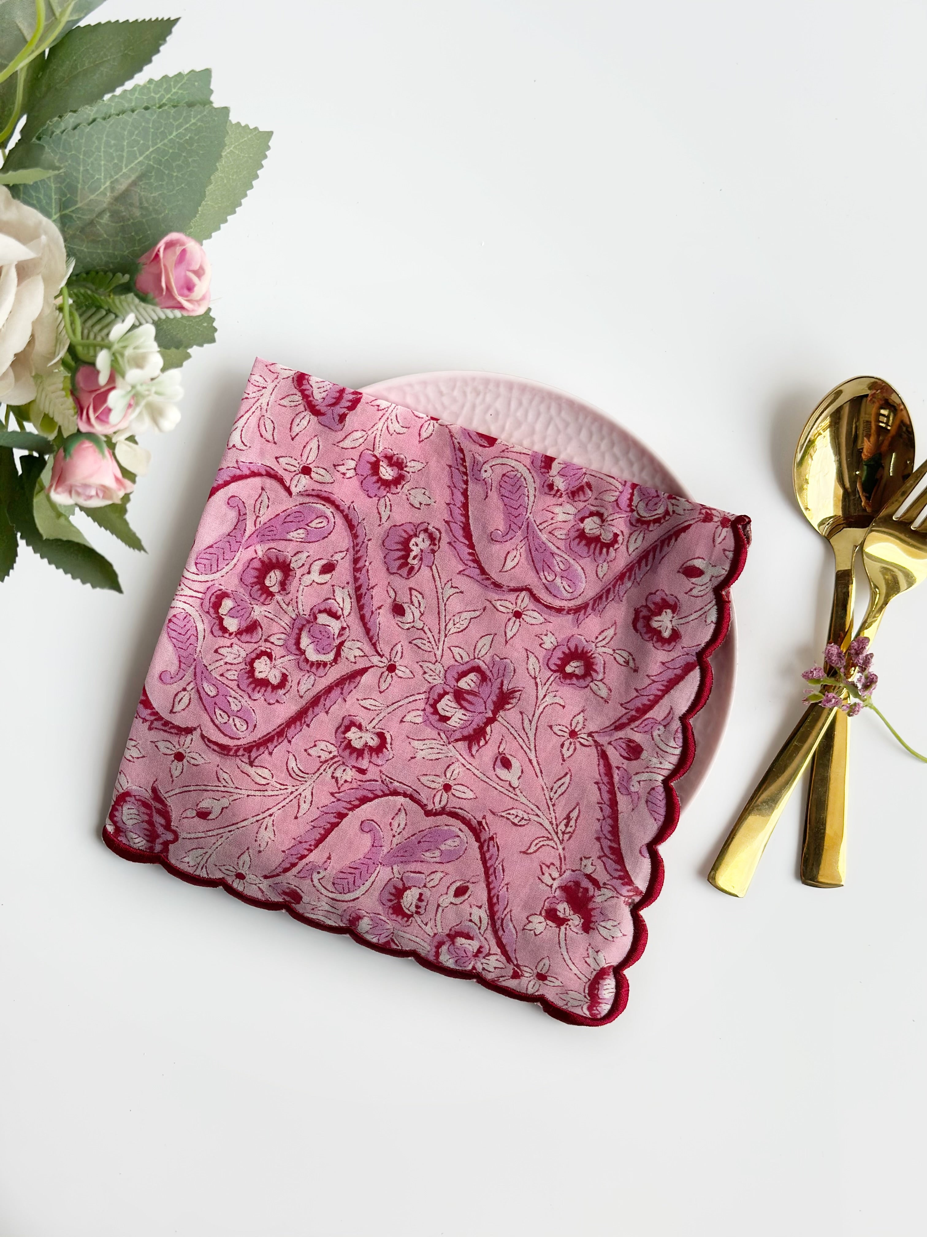 Rose paisley Scalloped Napkin (set of 6)