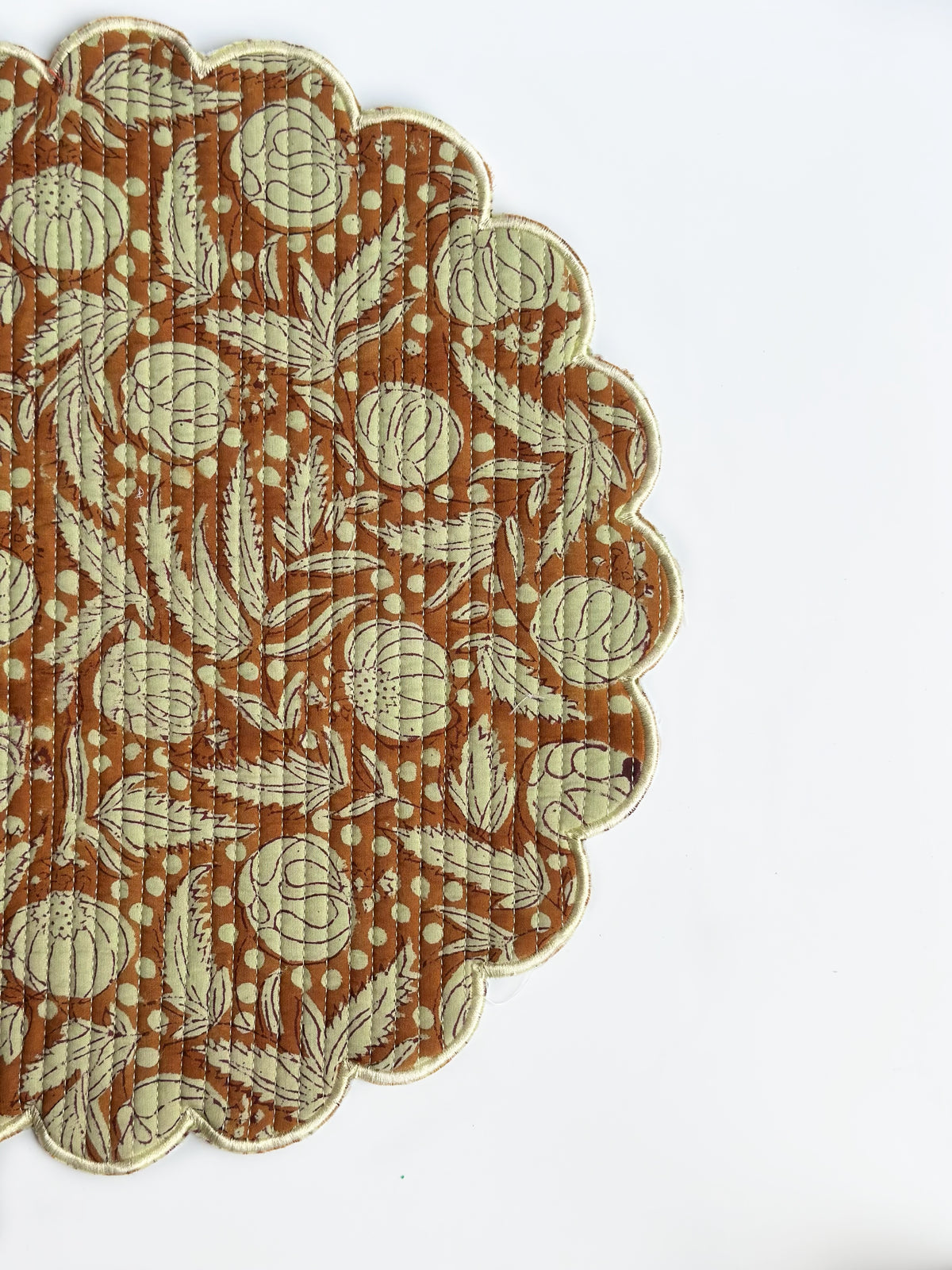 Rust Meadow Scalloped Placemat (set of 6)