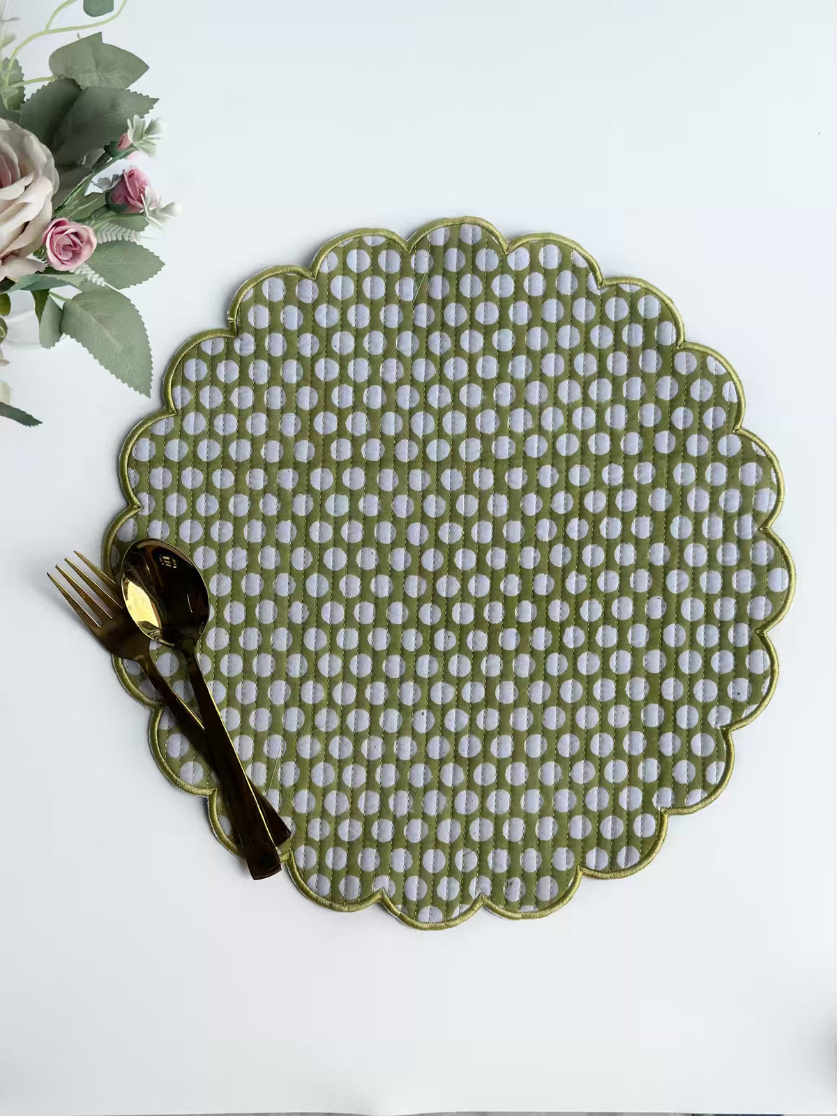 Olive Polka Scalloped Placemat (set of 6)