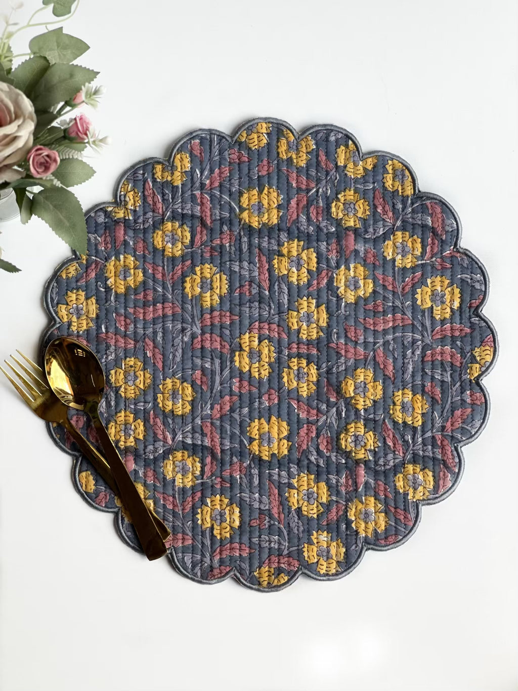Vintage Garden Scalloped Placemat (set of 6)