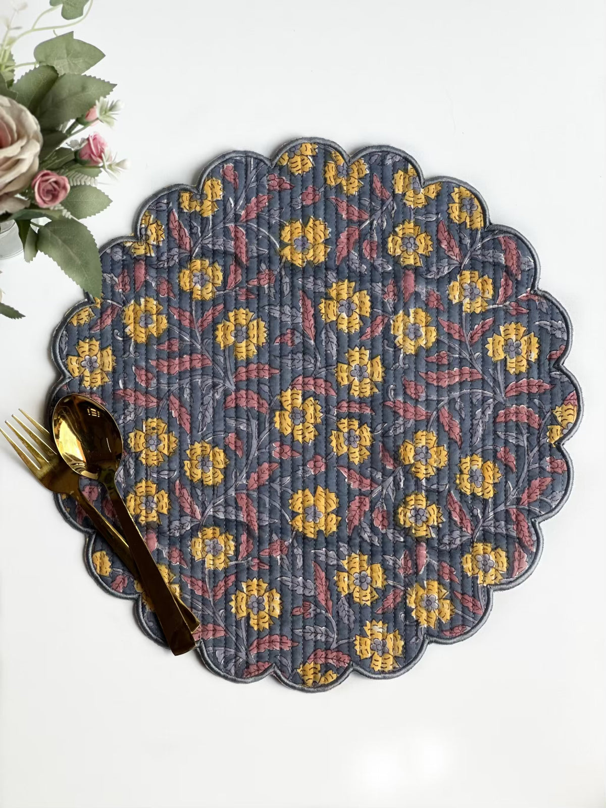 Vintage Garden Scalloped Placemat (set of 6)