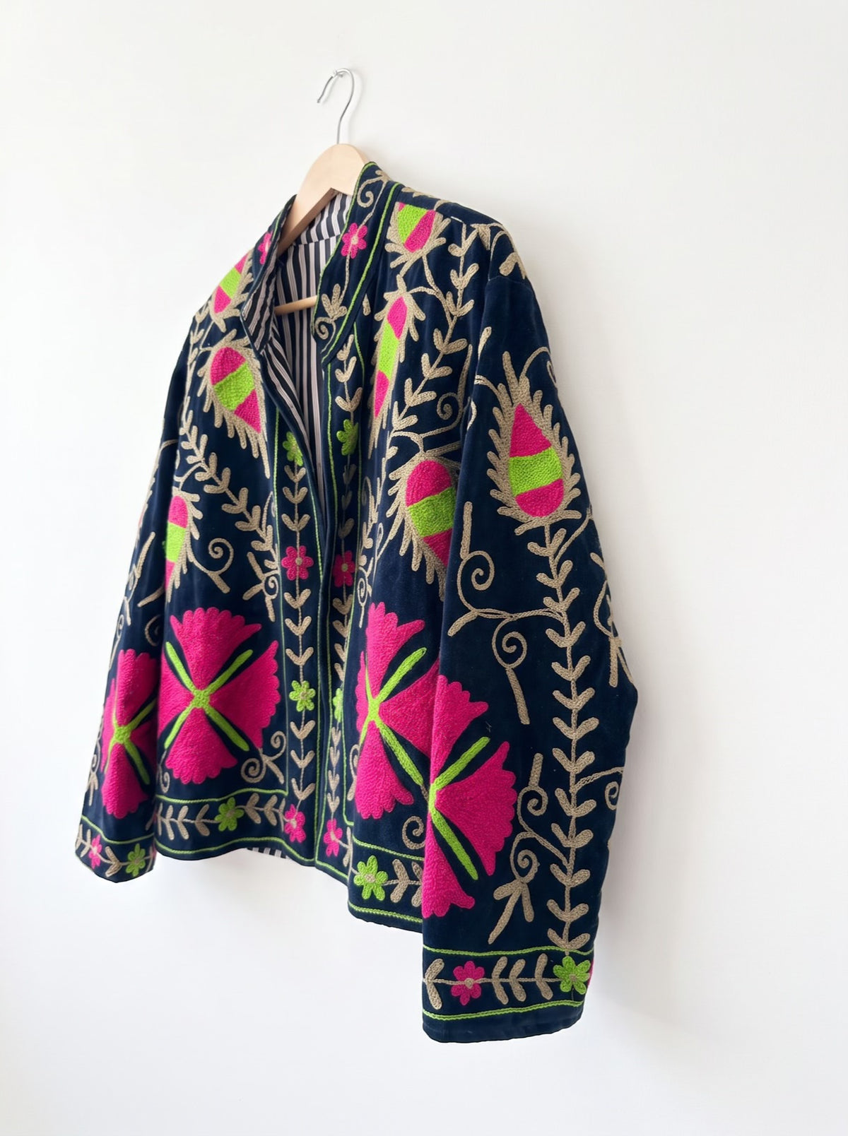 Black Fuchsia Suzani Bloom Velvet Jacket