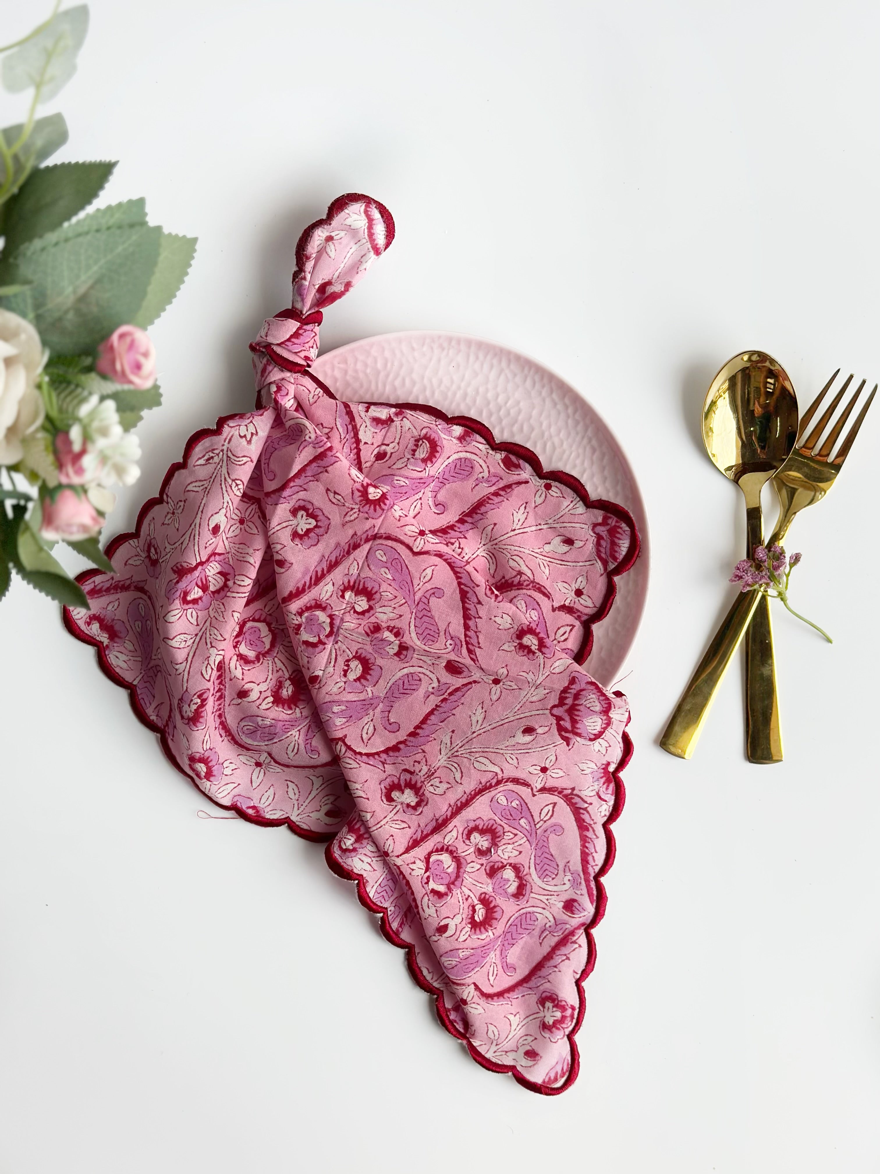 Rose paisley Scalloped Napkin (set of 6)